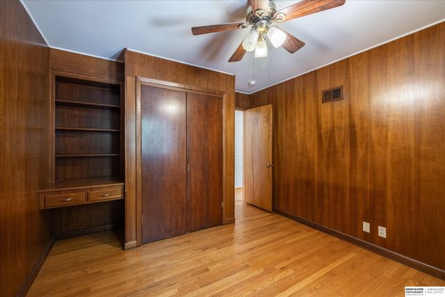 1524 Skyline Drive, Lincoln, NE 68506