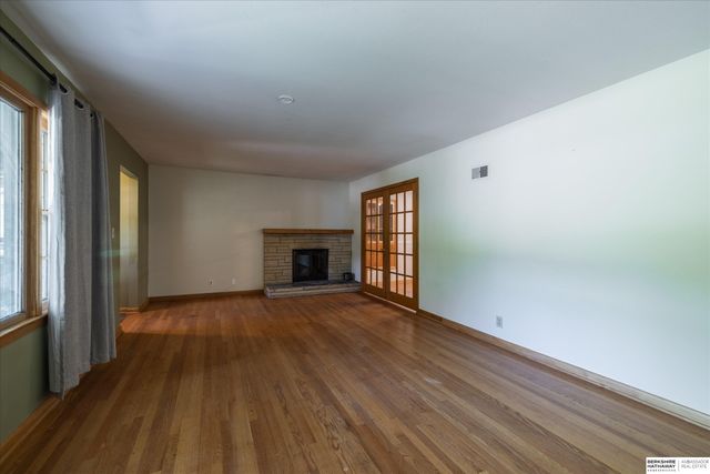 1524 Skyline Drive, Lincoln, NE 68506