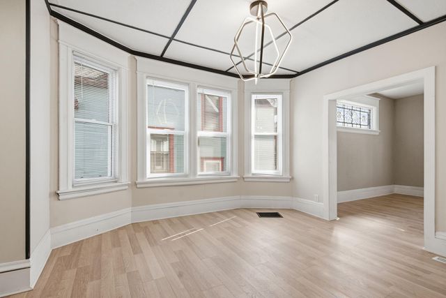 363 Geranium Avenue E, Saint Paul, MN 55130