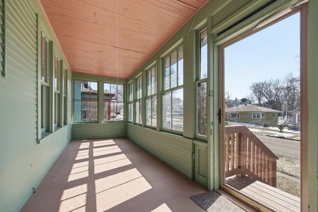 363 Geranium Avenue E, Saint Paul, MN 55130