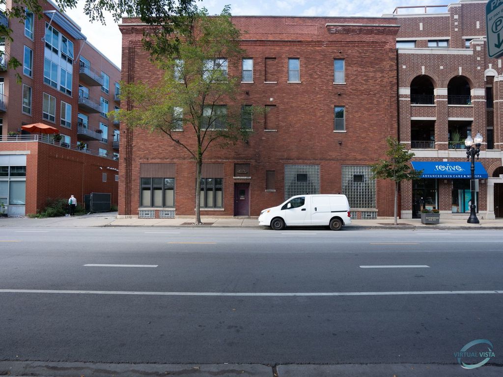 Image 1 of property listing at 4848 N Clark Street, Chicago, IL 60640