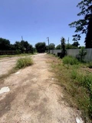 4713 Earline Street, Houston, TX 77016