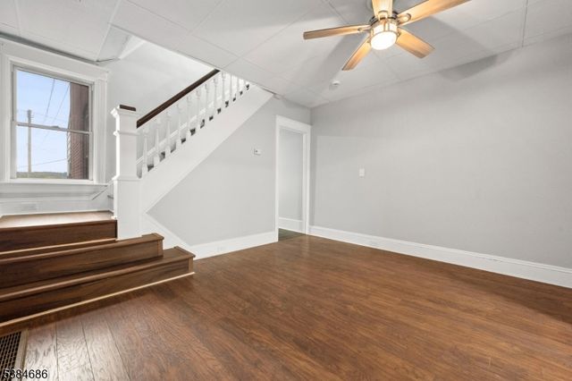 483 Thomas St, Phillipsburg Town, NJ 08865