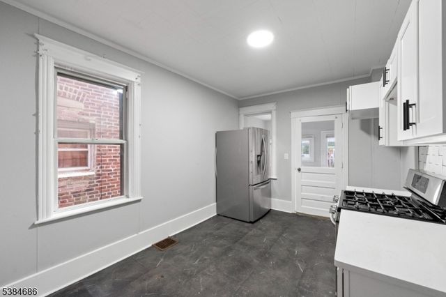 483 Thomas St, Phillipsburg Town, NJ 08865