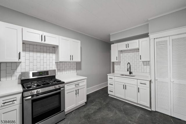 483 Thomas St, Phillipsburg Town, NJ 08865
