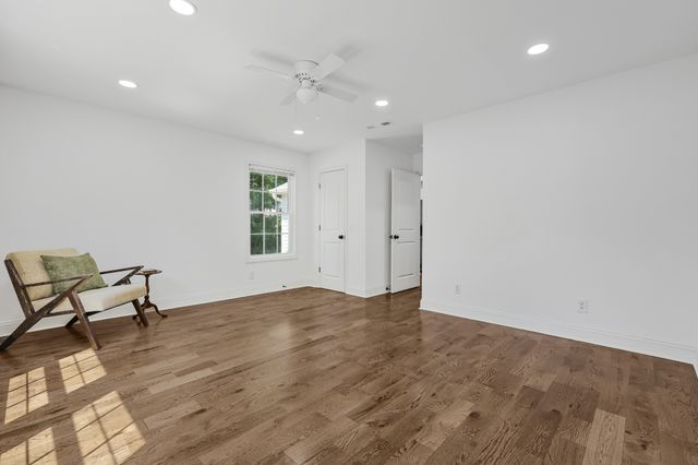 5 Proctor Dr, Clarksville, TN 37043