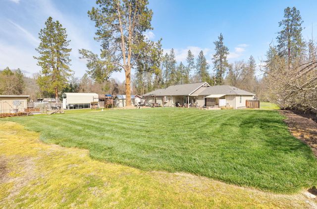 9547 Old Stage Road, Central Point, OR 97502