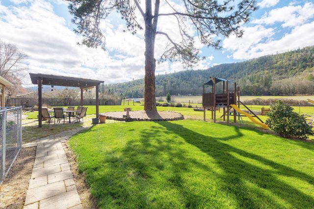 9547 Old Stage Road, Central Point, OR 97502