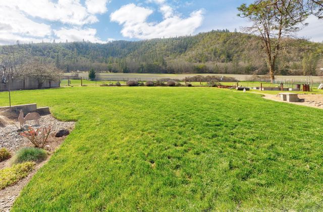 9547 Old Stage Road, Central Point, OR 97502