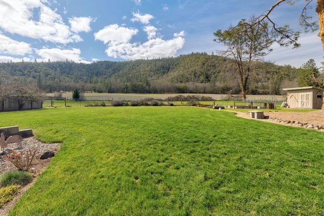 9547 Old Stage Road, Central Point, OR 97502