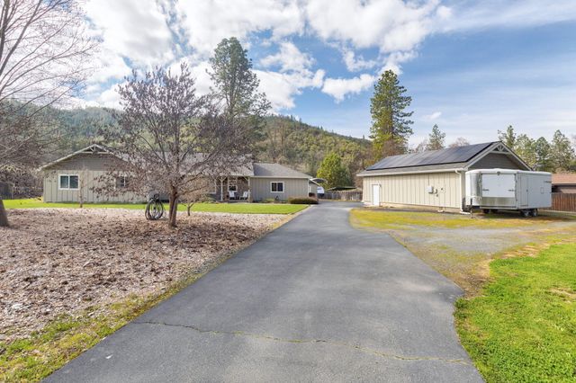 9547 Old Stage Road, Central Point, OR 97502