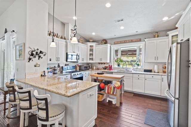 9547 Old Stage Road, Central Point, OR 97502