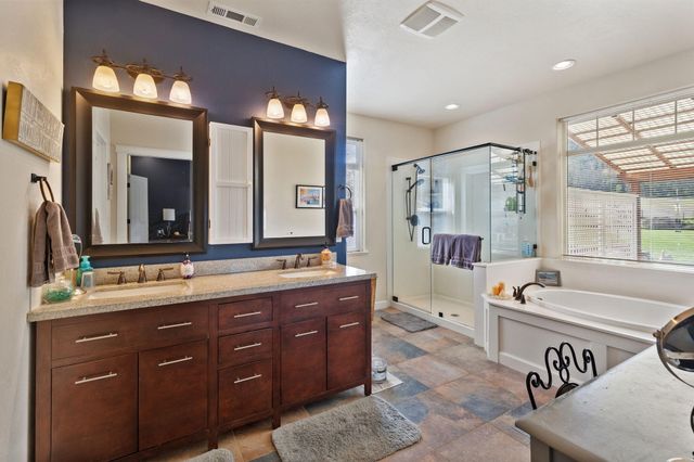 9547 Old Stage Road, Central Point, OR 97502