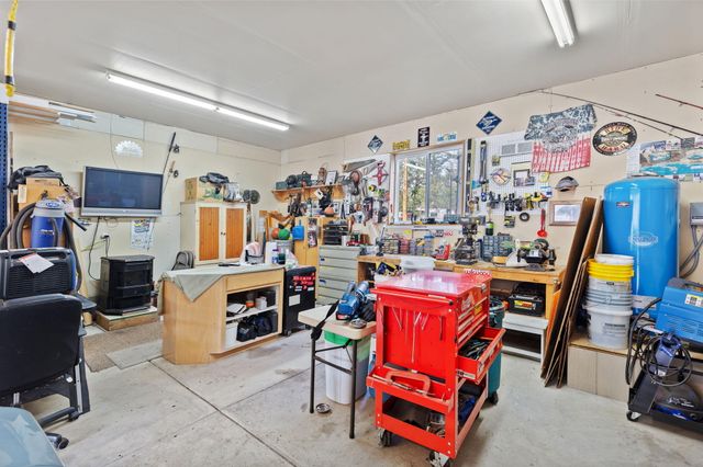 9547 Old Stage Road, Central Point, OR 97502