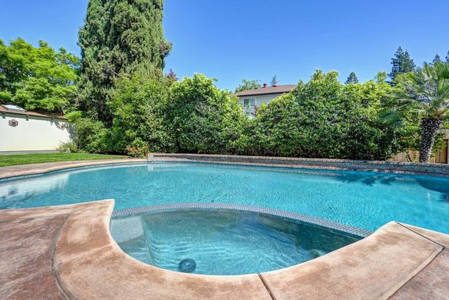 5100 Oak Point Way, Fair Oaks, CA 95628