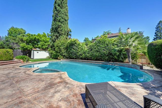 5100 Oak Point Way, Fair Oaks, CA 95628