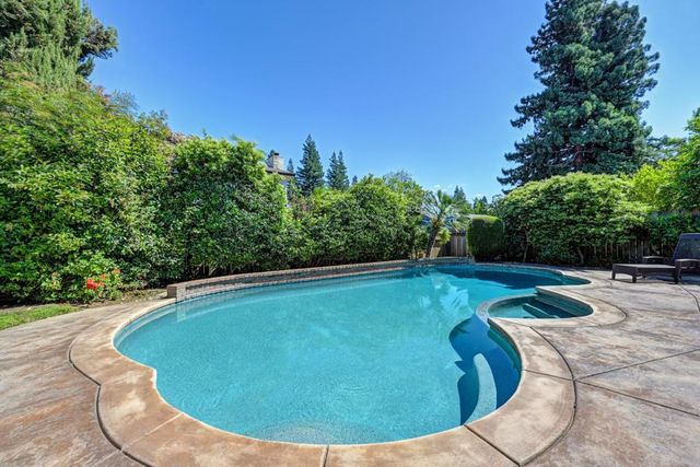 5100 Oak Point Way, Fair Oaks, CA 95628