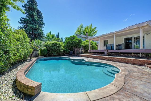 5100 Oak Point Way, Fair Oaks, CA 95628