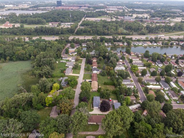 465 Robert Court, Auburn Hills, MI 48326