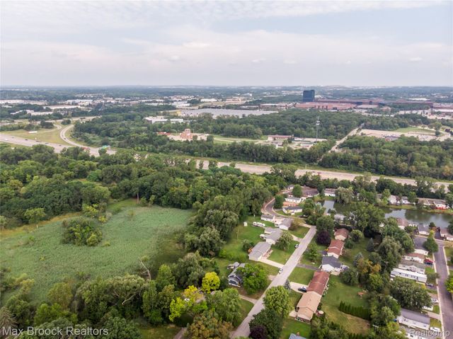 465 Robert Court, Auburn Hills, MI 48326
