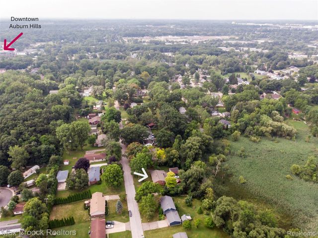 465 Robert Court, Auburn Hills, MI 48326