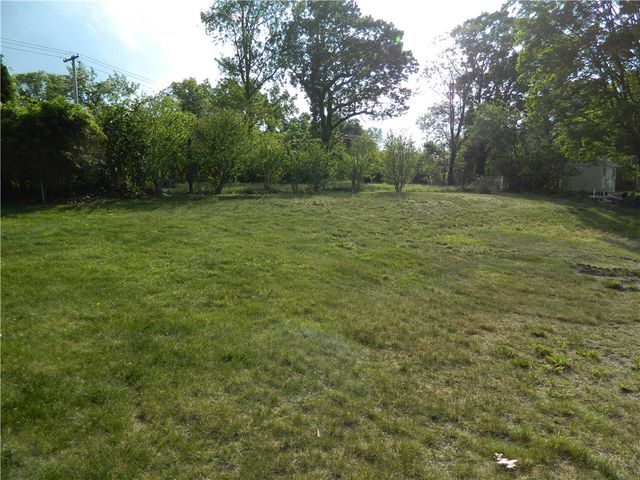 68 Zinnia Drive, Cranston, RI 02920