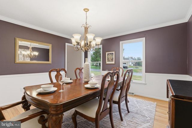 305 COUNTRYVIEW DR, Bryn Mawr, PA 19010