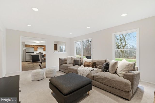 305 COUNTRYVIEW DR, Bryn Mawr, PA 19010