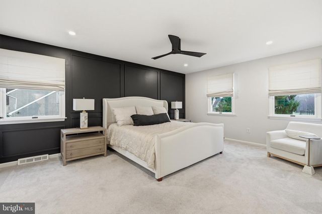 305 COUNTRYVIEW DR, Bryn Mawr, PA 19010