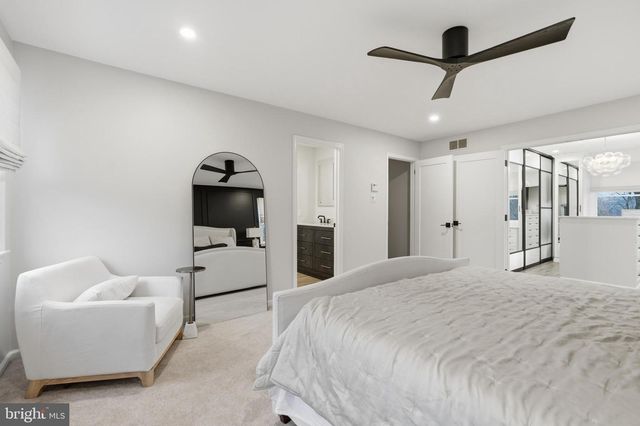 305 COUNTRYVIEW DR, Bryn Mawr, PA 19010