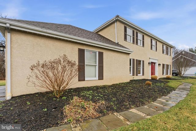 305 COUNTRYVIEW DR, Bryn Mawr, PA 19010