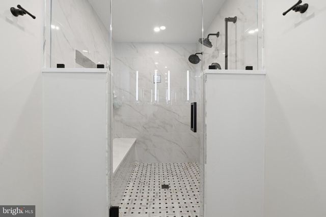 305 COUNTRYVIEW DR, Bryn Mawr, PA 19010