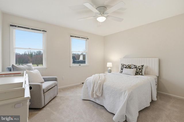 305 COUNTRYVIEW DR, Bryn Mawr, PA 19010