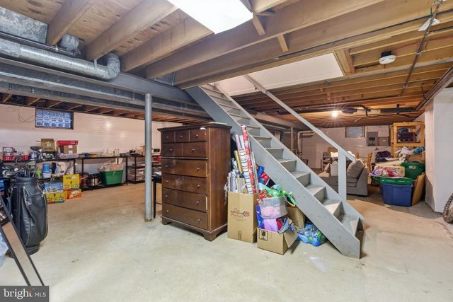 305 COUNTRYVIEW DR, Bryn Mawr, PA 19010