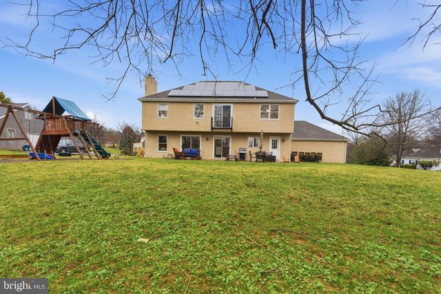 305 COUNTRYVIEW DR, Bryn Mawr, PA 19010