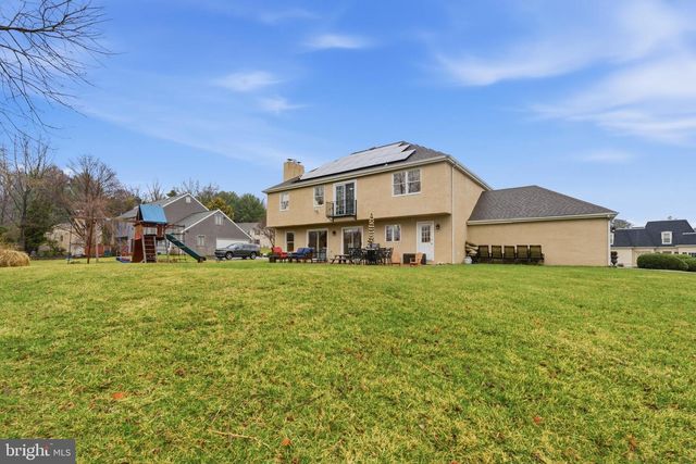 305 COUNTRYVIEW DR, Bryn Mawr, PA 19010