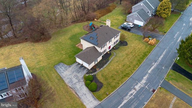 305 COUNTRYVIEW DR, Bryn Mawr, PA 19010