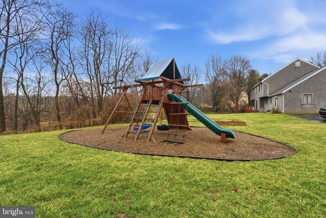 305 COUNTRYVIEW DR, Bryn Mawr, PA 19010