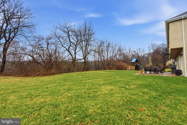 305 COUNTRYVIEW DR, Bryn Mawr, PA 19010