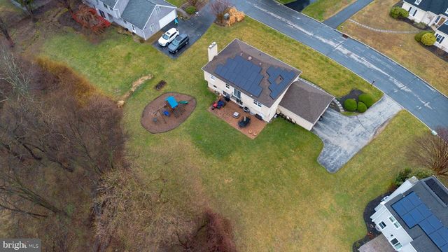 305 COUNTRYVIEW DR, Bryn Mawr, PA 19010