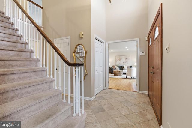 305 COUNTRYVIEW DR, Bryn Mawr, PA 19010