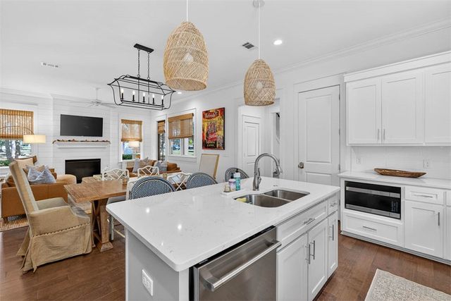 1925 Frederica Road, St Simons Island, GA 31522