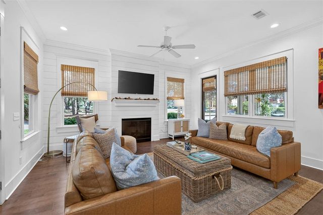 1925 Frederica Road, St Simons Island, GA 31522