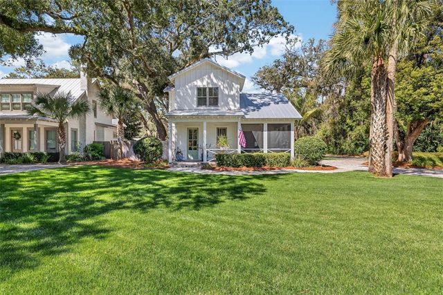 1925 Frederica Road, St Simons Island, GA 31522