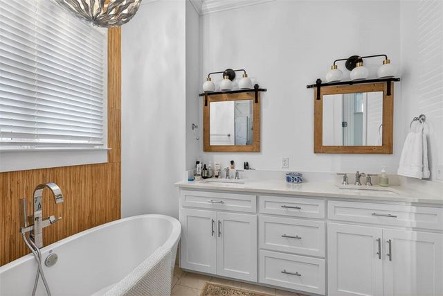 1925 Frederica Road, St Simons Island, GA 31522