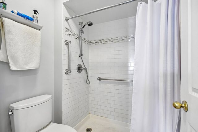 414 Clinton Place 502, River Forest, IL 60305