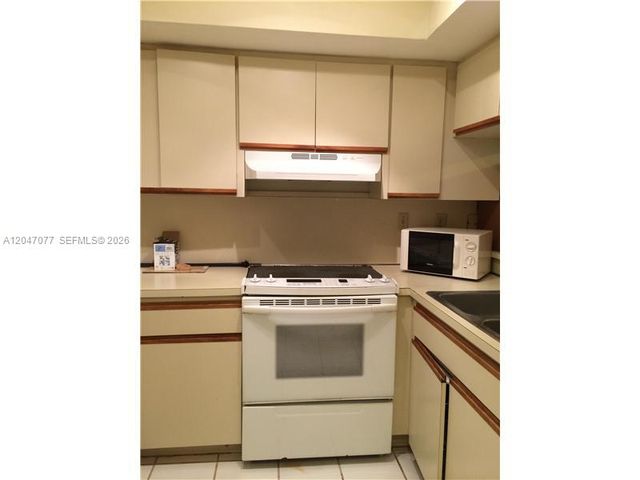 8977 SW 123rd Court 202, Miami, FL 33186