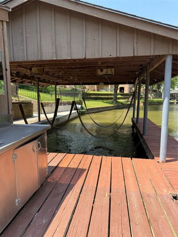 132 SHADY SHORES Drive, Mabank, TX 75156