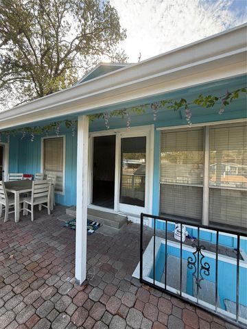 132 SHADY SHORES Drive, Mabank, TX 75156