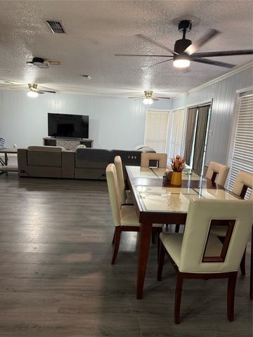 132 SHADY SHORES Drive, Mabank, TX 75156